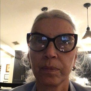 Meet your Posher, Hope